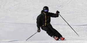 Vildt vejr og uforudsigelige pister: Sådan tackler skiløbere udfordringerne